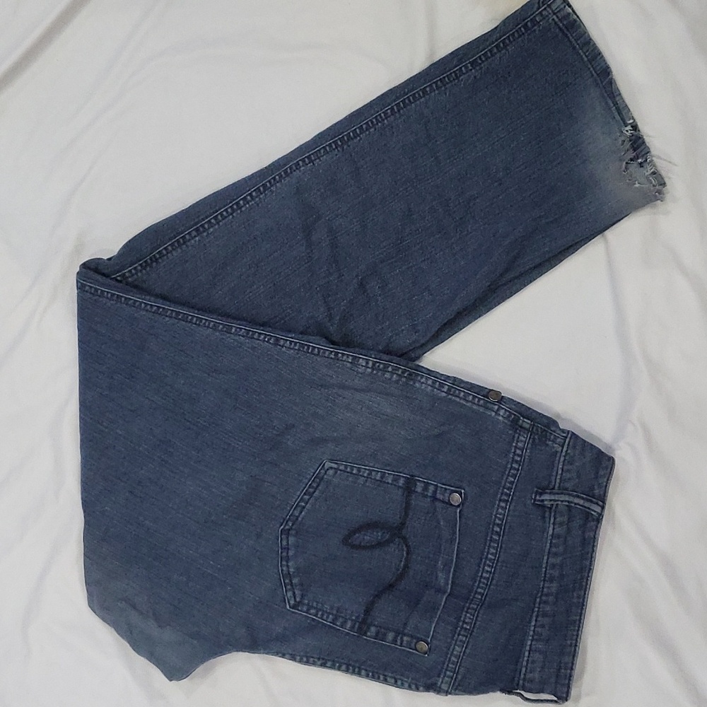 Avenue Blue Jeans Size 14 👖